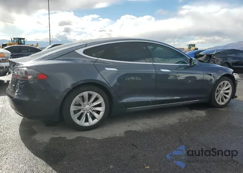 2018 Tesla Model S z USA, uszkodzony, nr VIN 5YJSA1E22JF272395